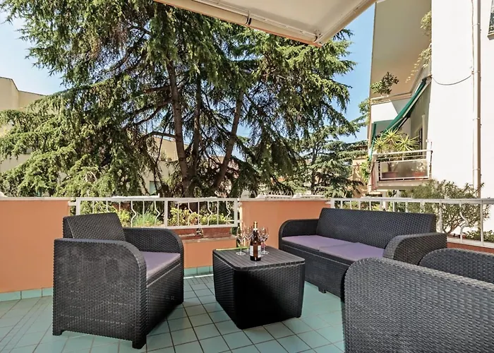 E&l 150sqm 3br Metro 30m Park *